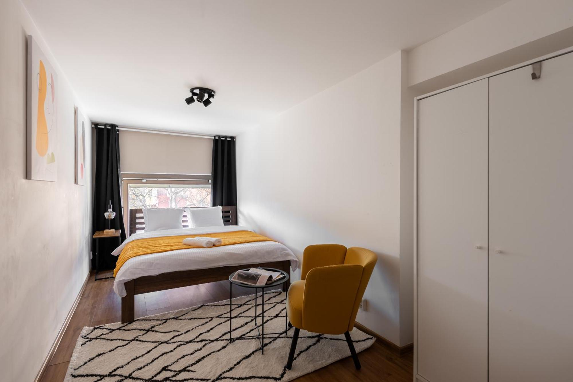 Apartamento Spacious Near Karlin Square Praga