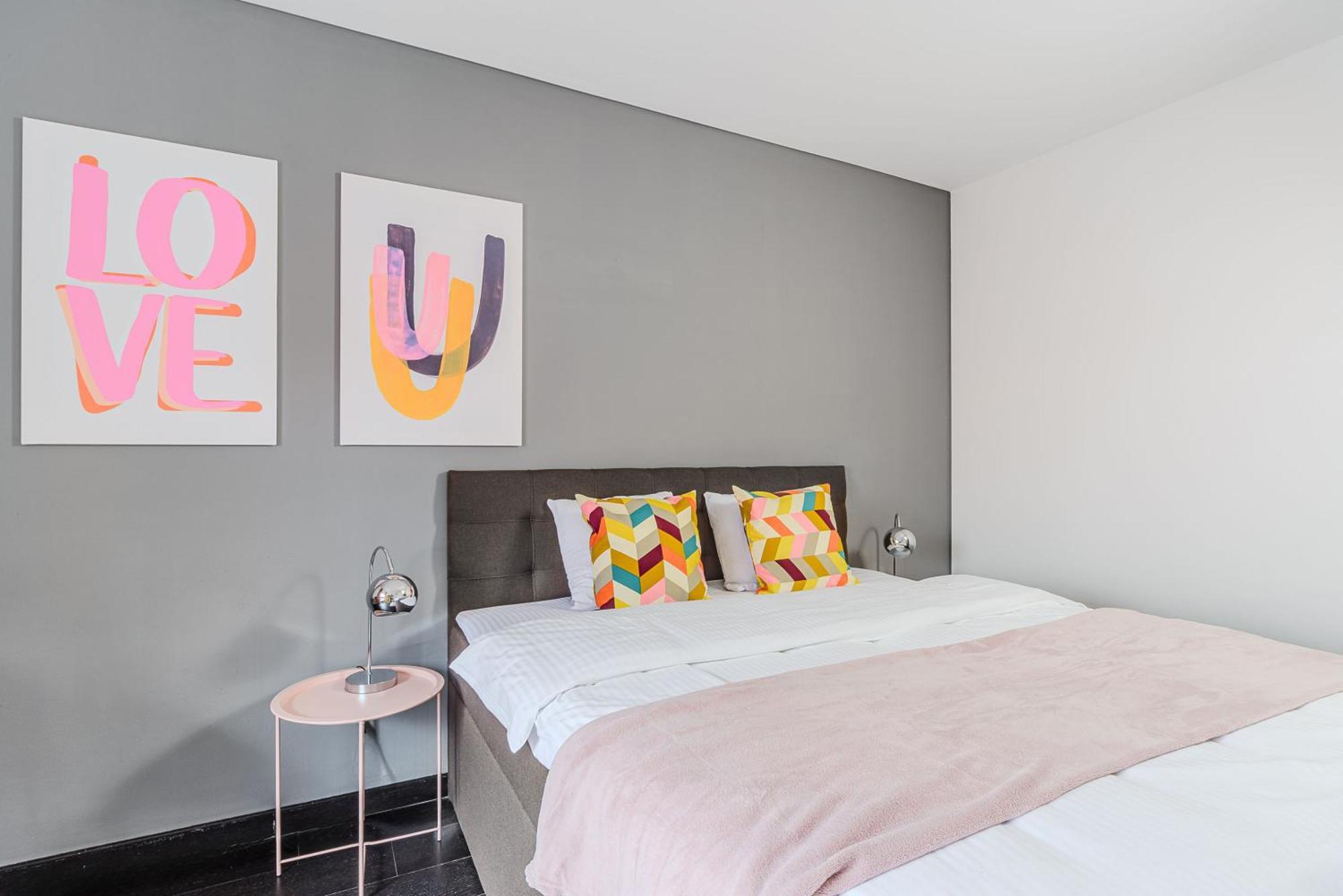 Spacious Near Karlin Square Apartamento