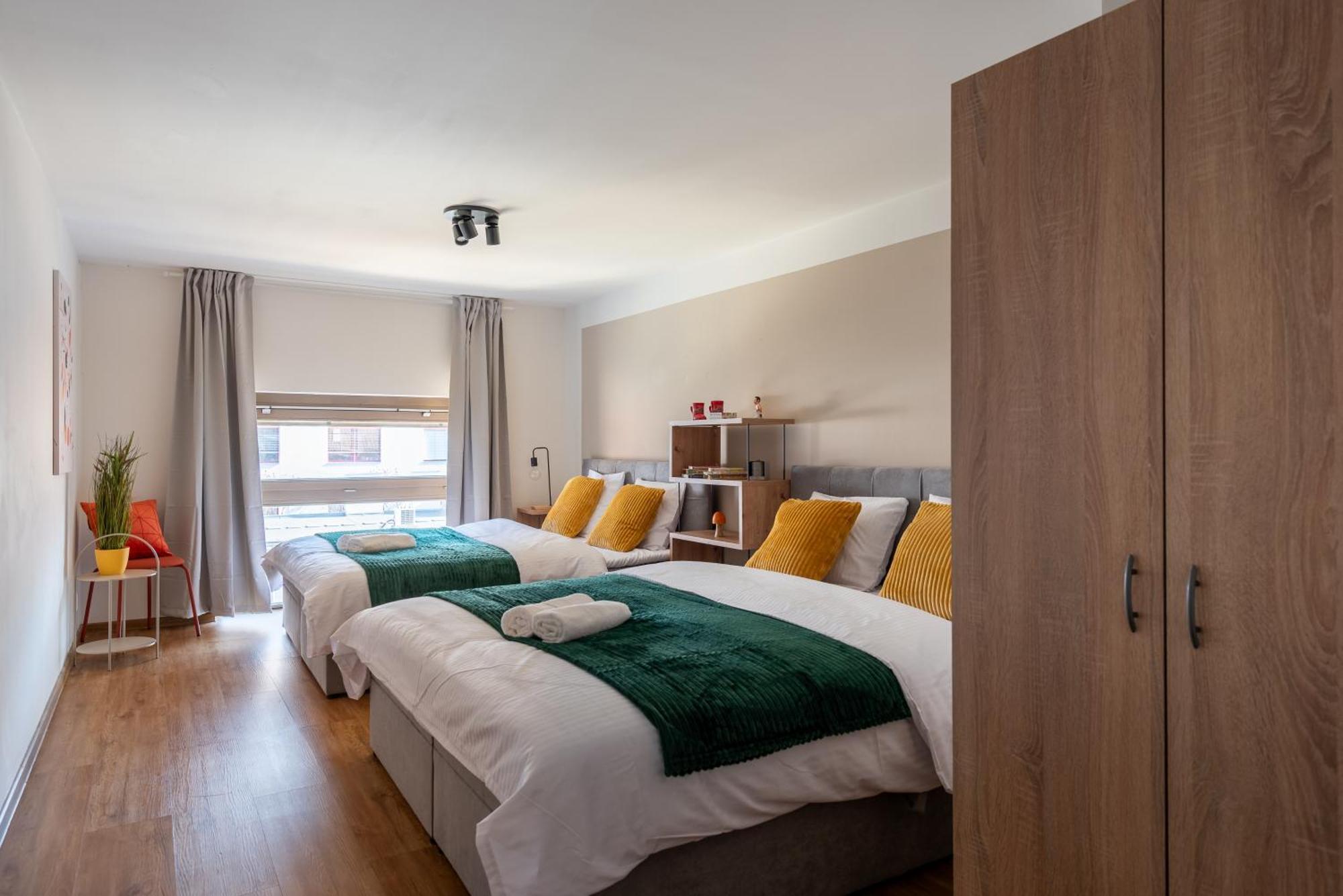 Spacious Near Karlin Square * Praga
